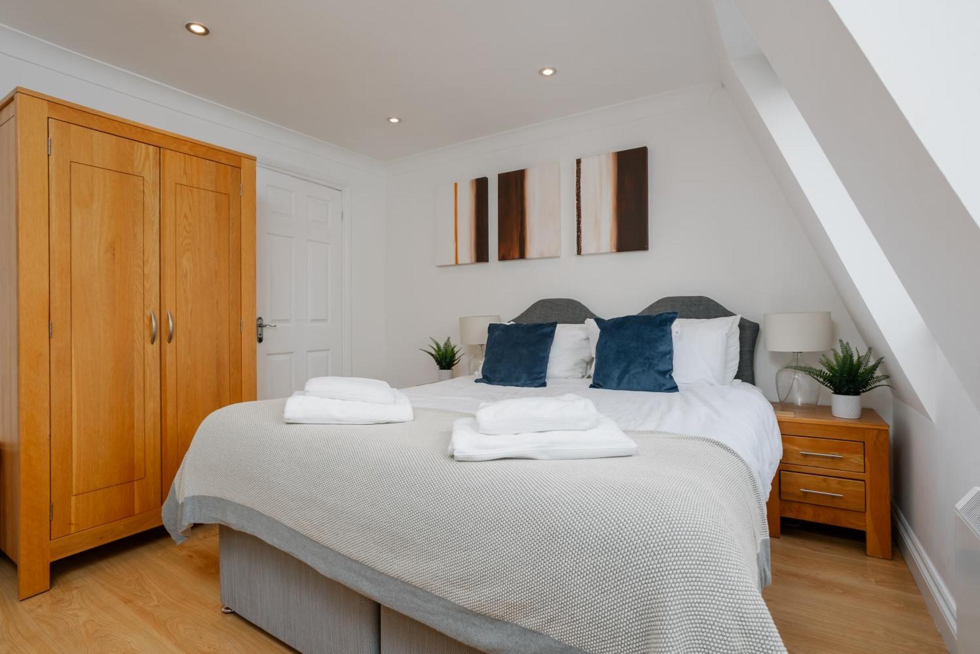 Starhost Residences - Central 3 Bed Apartment At Regents Court, Newbury Newbury  Luaran gambar