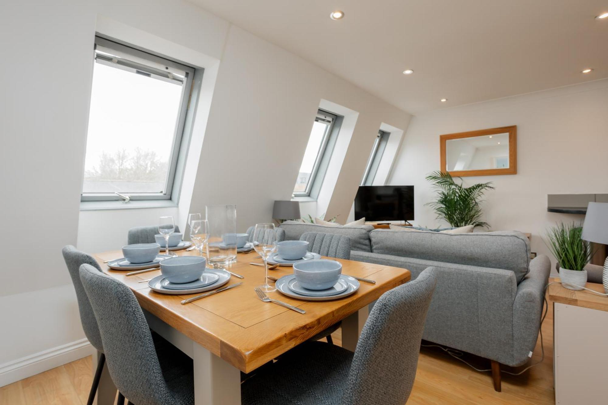 Starhost Residences - Central 3 Bed Apartment At Regents Court, Newbury Newbury  Luaran gambar