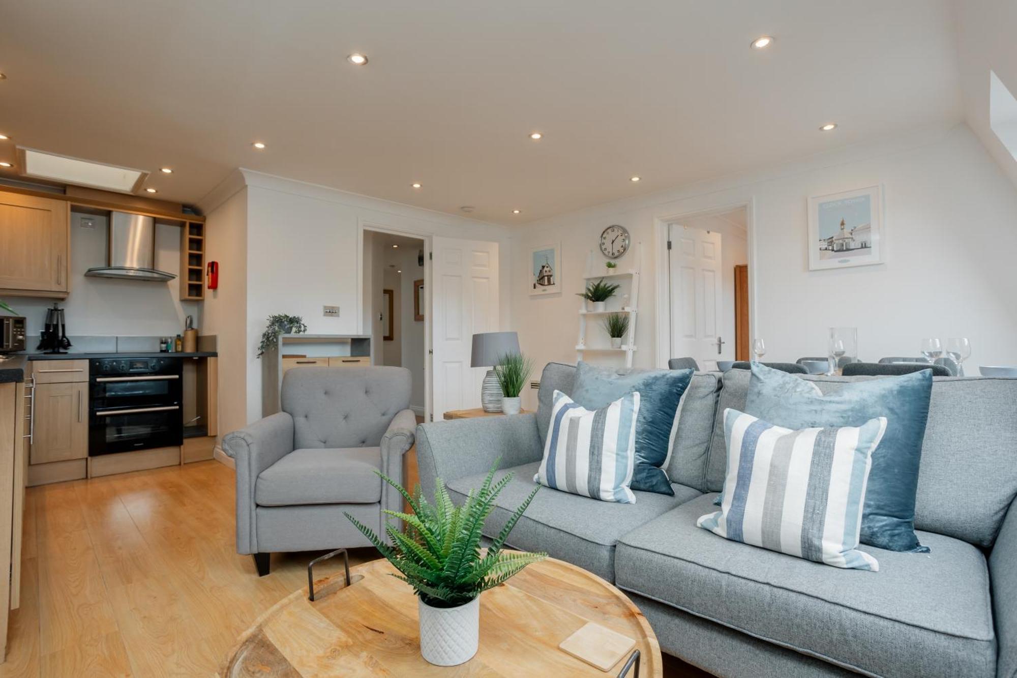Starhost Residences - Central 3 Bed Apartment At Regents Court, Newbury Newbury  Luaran gambar