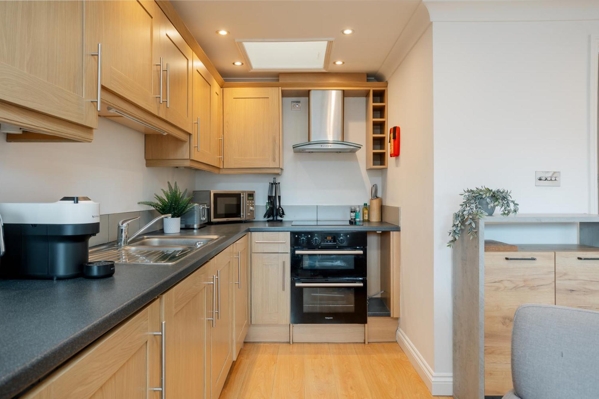 Starhost Residences - Central 3 Bed Apartment At Regents Court, Newbury Newbury  Luaran gambar