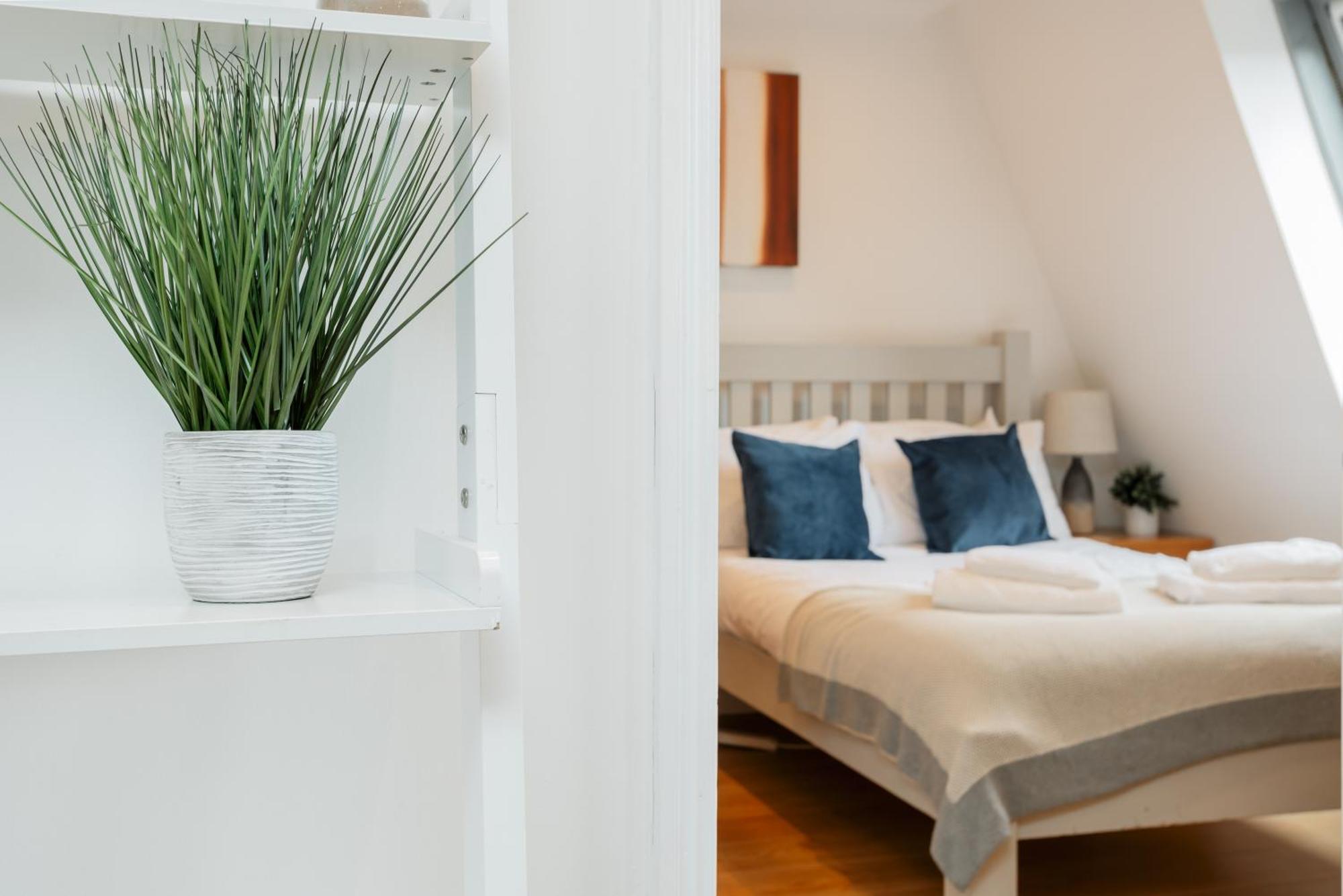 Starhost Residences - Central 3 Bed Apartment At Regents Court, Newbury Newbury  Luaran gambar