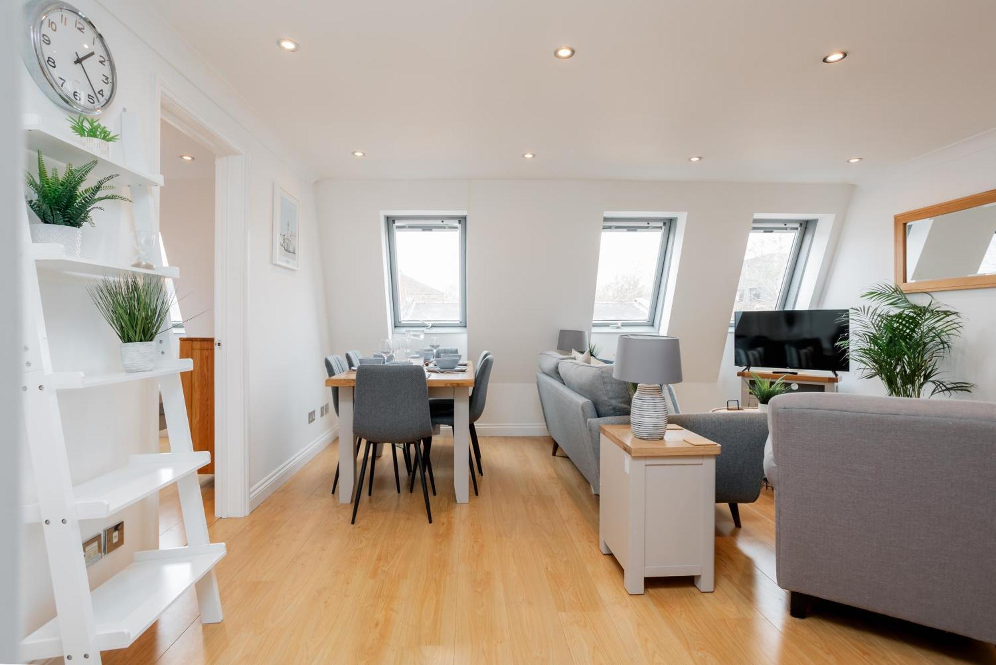 Starhost Residences - Central 3 Bed Apartment At Regents Court, Newbury Newbury  Luaran gambar