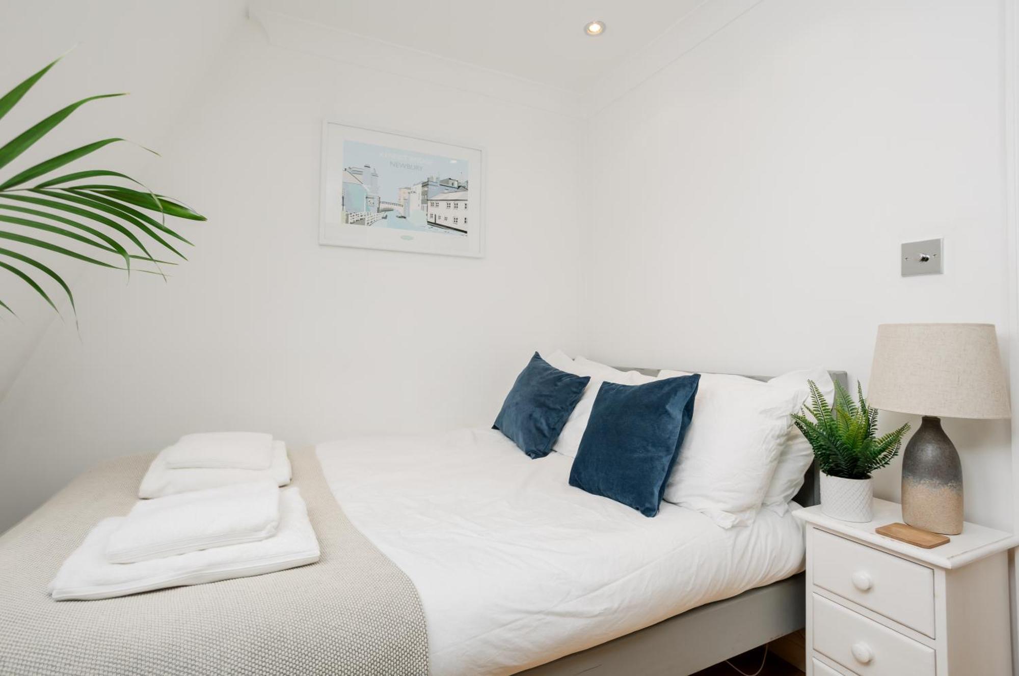 Starhost Residences - Central 3 Bed Apartment At Regents Court, Newbury Newbury  Luaran gambar
